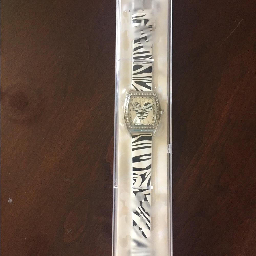 Watch - Picture 2 of 3